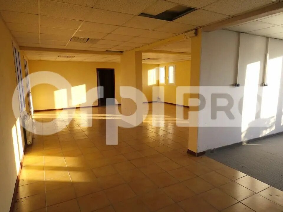 Retail in Soissons for sale Building Photo- Image 1 of 5