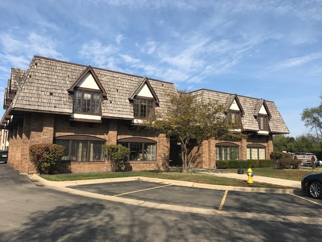28045 N Ashley Cir, Libertyville, IL to rent Building Photo- Image 1 of 2