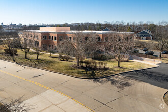 1122 Town & Country Commons, Chesterfield, MO - aerial  map view - Image1