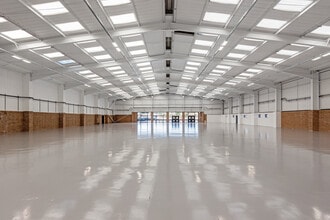 1 Seafield Rd, Edinburgh to rent Interior Photo- Image 2 of 4