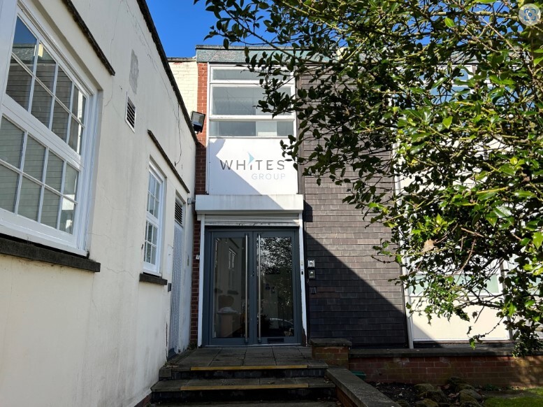 1 Station St, Bingham to rent - Primary Photo - Image 1 of 1