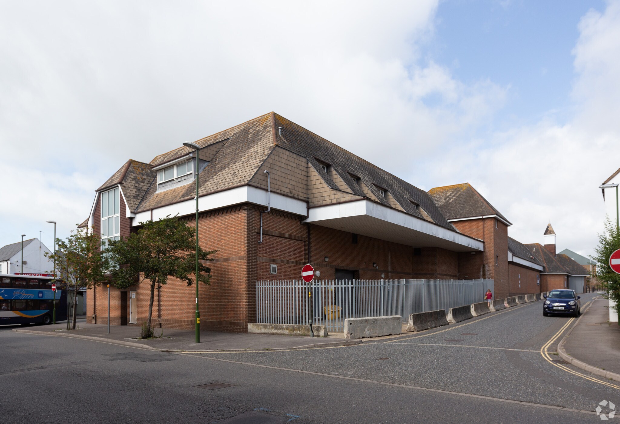 Avon Rd, Littlehampton for sale Primary Photo- Image 1 of 1