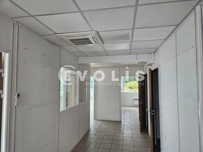 8 Rue Jacqueline Auriol, Chilly-Mazarin to rent Interior Photo- Image 1 of 2