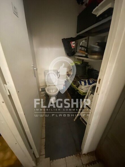 Retail in Montreuil to rent - Building Photo - Image 3 of 9