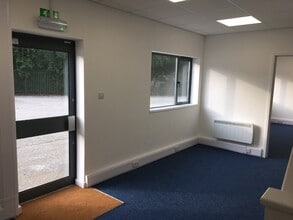 Paices Hl, Aldermaston to rent Interior Photo- Image 2 of 3
