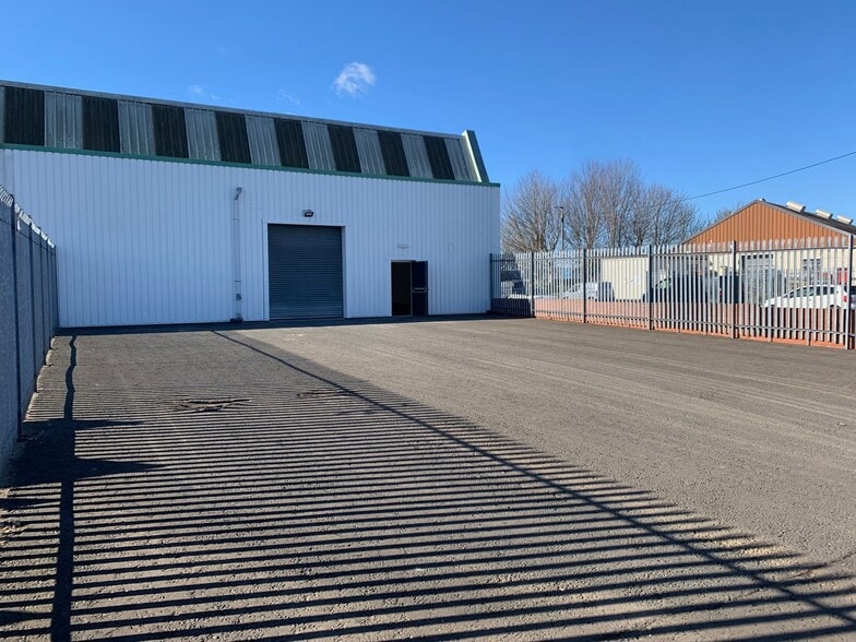 9-15 Montrose Ave, Glasgow to rent - Building Photo - Image 3 of 11