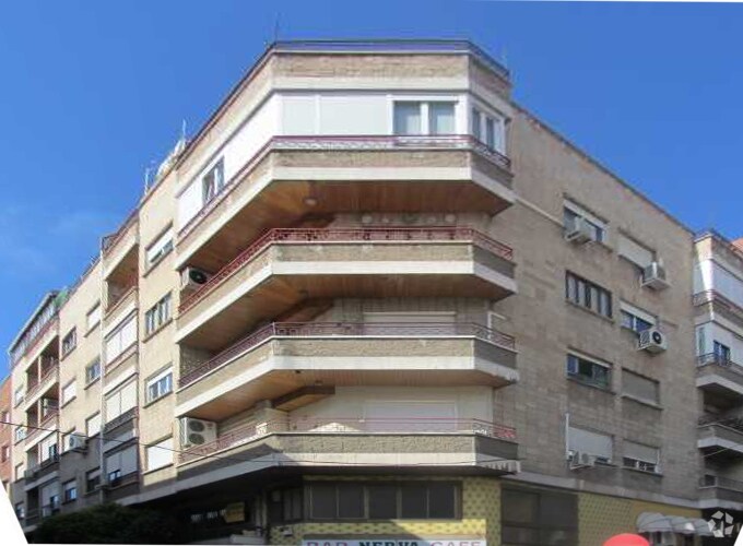 Calle Méjico, 15, Madrid, Madrid to rent - Building Photo - Image 2 of 2
