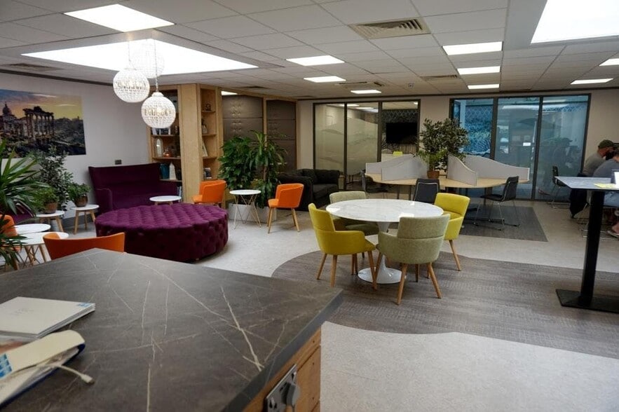 Eddystone Rd, Totton for sale - Building Photo - Image 3 of 6