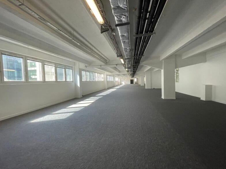 Industrial in Vanves to rent - Interior Photo - Image 3 of 12