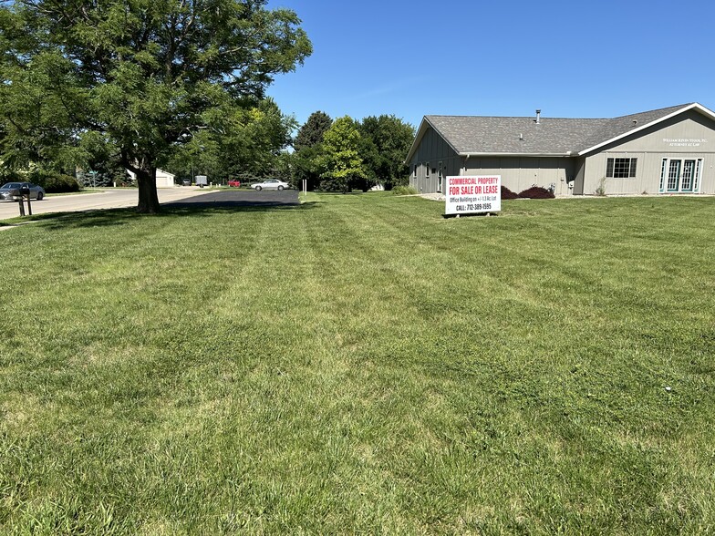 335 Wycoff Dr, North Sioux City, SD for sale - Building Photo - Image 2 of 21