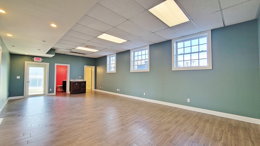 2611 S Shirlington Rd, Arlington, VA for rent - Building Photo - Image 3 of 12