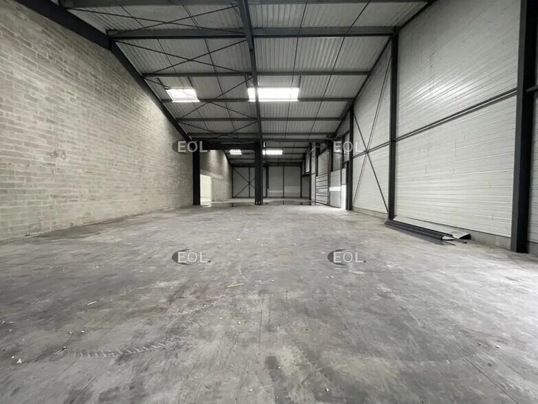 Light Industrial in Cormeilles-en-Parisis to rent - Interior Photo - Image 2 of 16