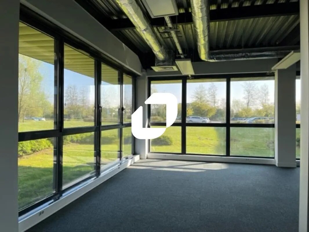 Office in VILLENEUVE-D'ASCQ to rent Interior Photo- Image 1 of 19