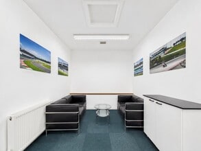 Luton Rd, Toddington to rent Interior Photo- Image 2 of 10