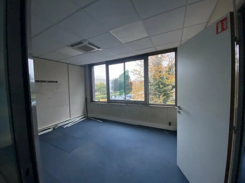 Light Industrial in Gennevilliers to rent - Interior Photo - Image 3 of 6