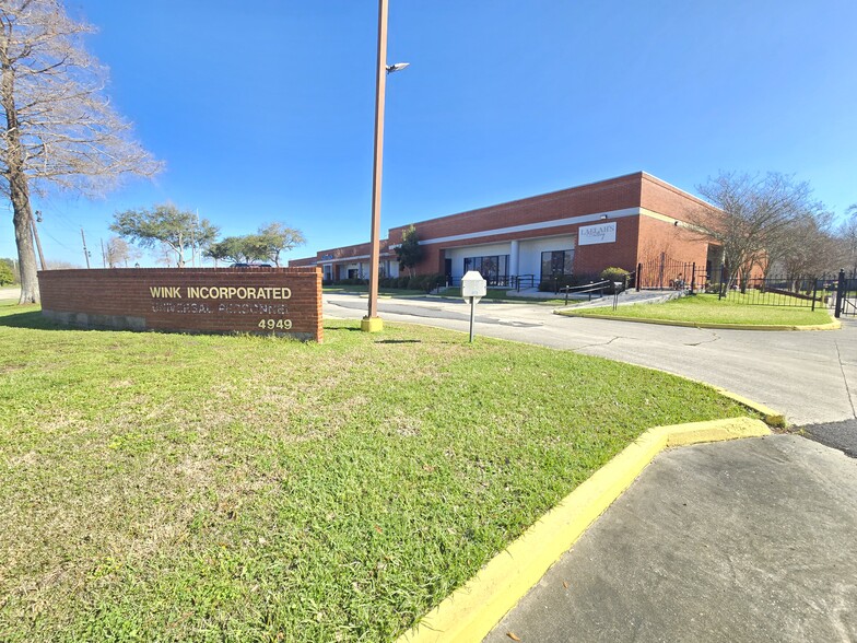 4949 Bullard Ave, New Orleans, LA for sale - Building Photo - Image 1 of 11