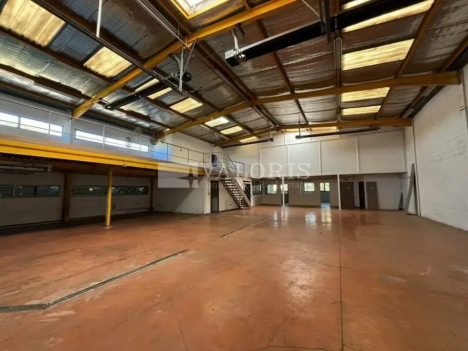 Light Industrial in Vitrolles to rent Interior Photo- Image 1 of 9