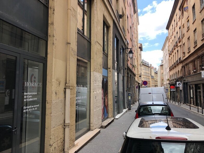 Retail in Lyon to rent - Building Photo - Image 2 of 5
