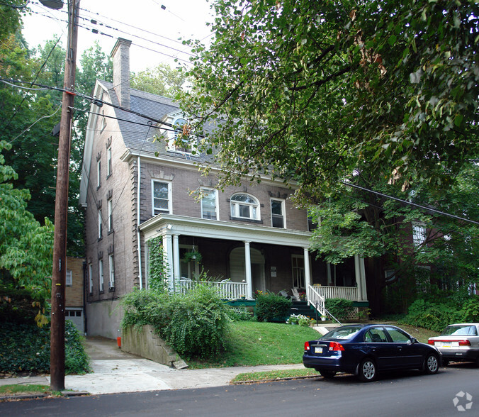 5916 Howe St, Pittsburgh, PA for sale - Primary Photo - Image 1 of 1