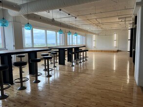 160 Rue Saint-Viateur E, Montréal, QC to rent Interior Photo- Image 2 of 7