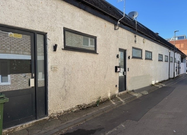 2 Lambert Way, London to rent - Building Photo - Image 2 of 3