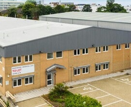 1 Albion Clos, Slough to rent Building Photo- Image 1 of 1