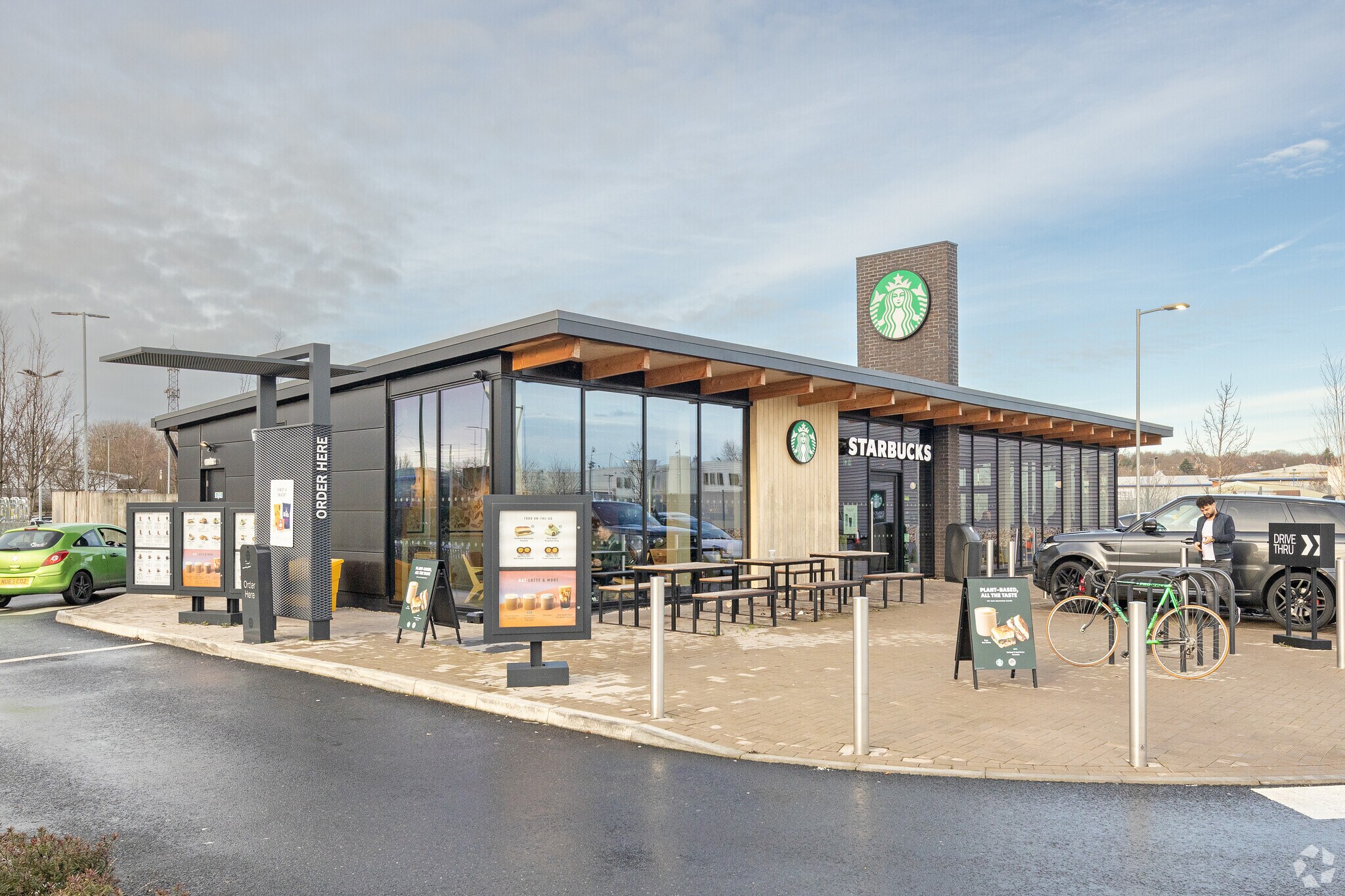 Queens Dr, Nottingham for sale Primary Photo- Image 1 of 1