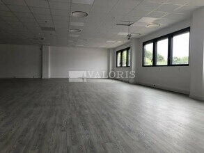 Office in Dardilly to rent Interior Photo- Image 1 of 2