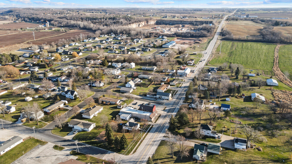 1689 Day St, Greenleaf, WI for sale - Building Photo - Image 3 of 43