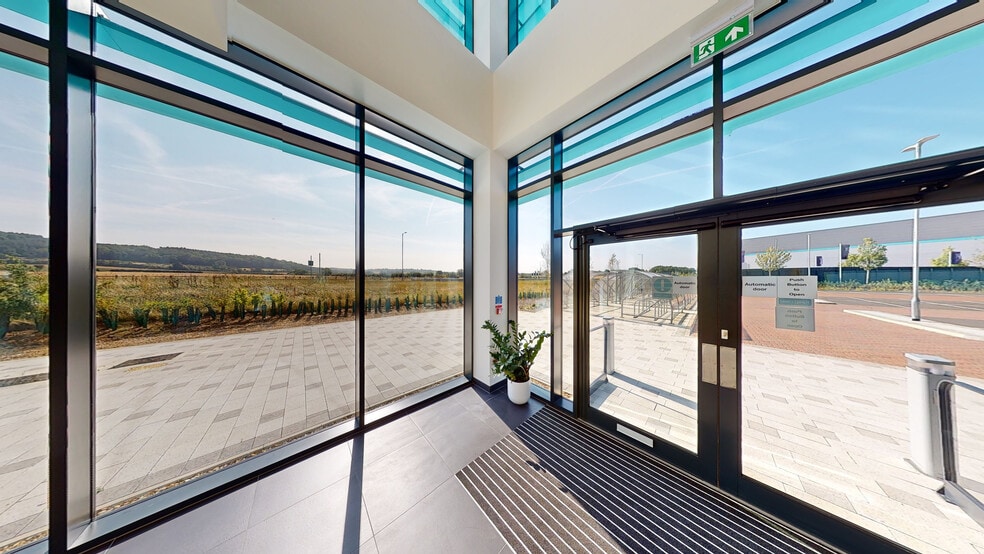 3 Bow Brickhill Rd, Woburn Sands to rent - Matterport 3D Scan - Image 3 of 32