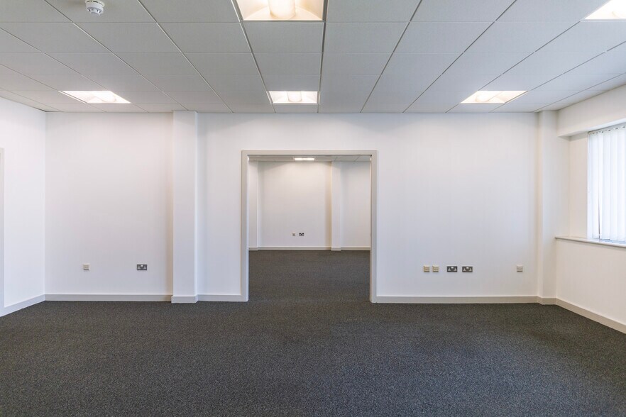 Davyfield Road Rd, Blackburn to rent - Interior Photo - Image 3 of 31