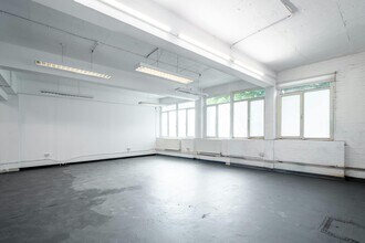 52-56 Pritchards Rd, London to rent Interior Photo- Image 1 of 9
