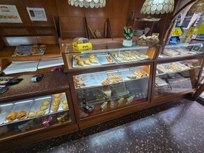 Retail in Barcelona, Barcelona to rent Interior Photo- Image 2 of 9