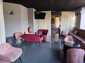 Retail in Madrid, Madrid to rent Interior Photo- Image 2 of 11