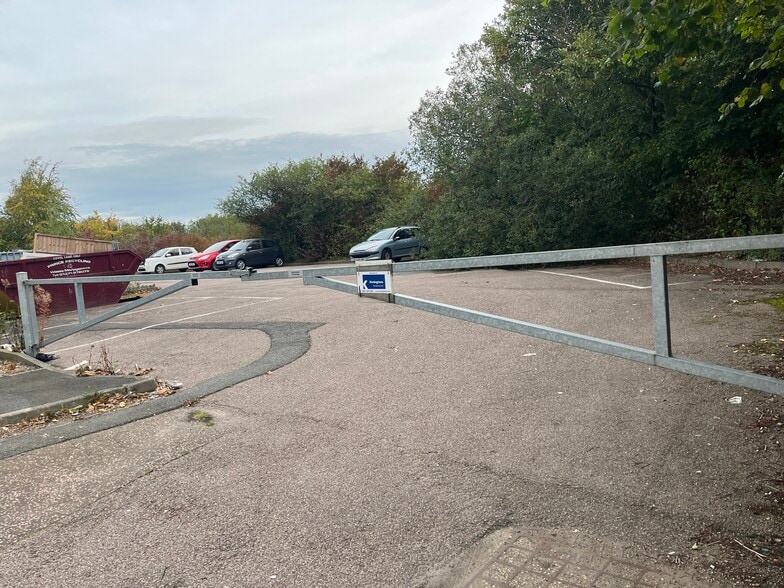 Taylors End Rd, Stansted to rent - Building Photo - Image 1 of 2
