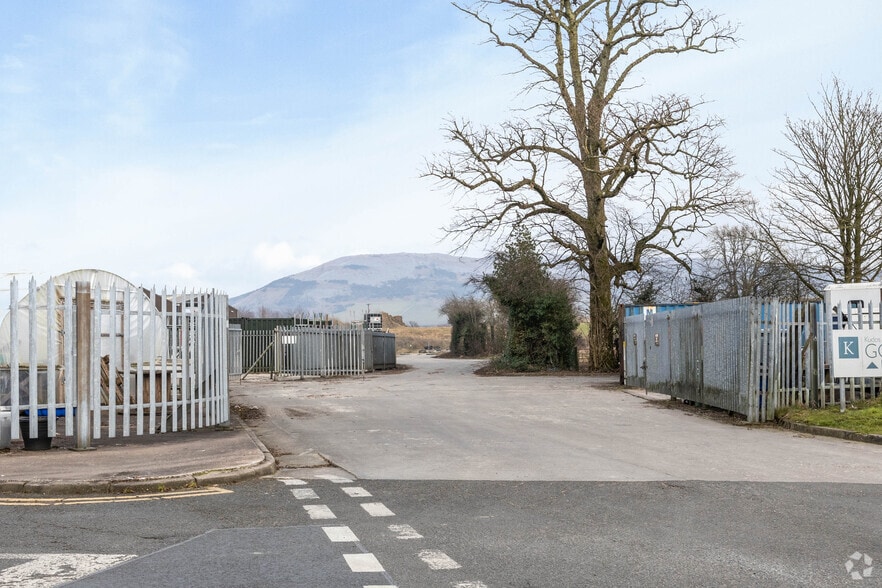 Elmsfield Park, Carnforth to rent - Building Photo - Image 2 of 3