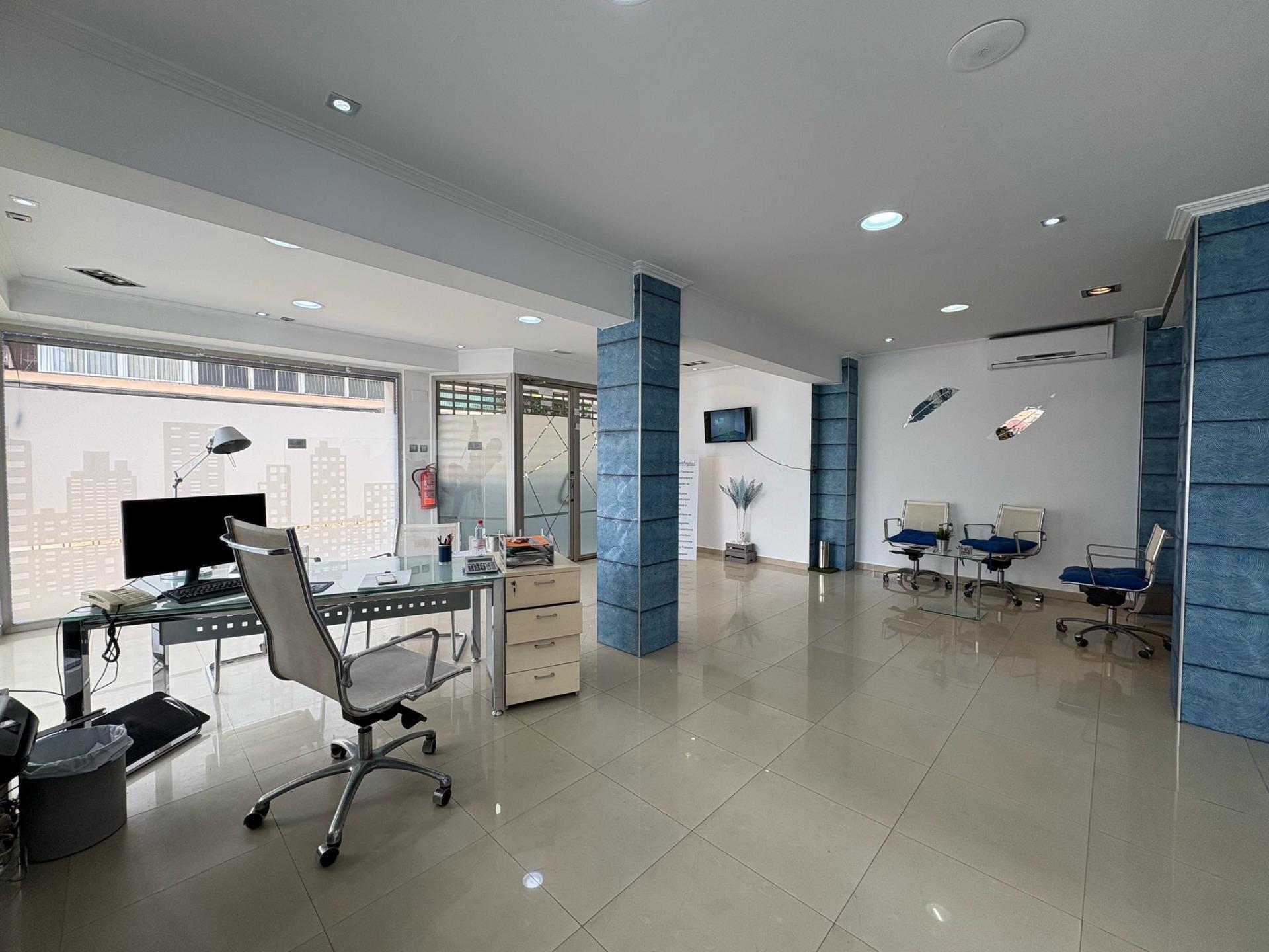 Retail in Quart de Poblet, Valencia to rent Interior Photo- Image 1 of 12