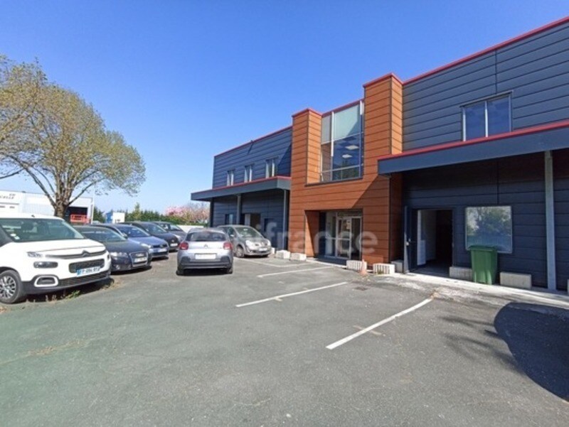 Light Industrial in Guibeville to rent Building Photo- Image 1 of 3
