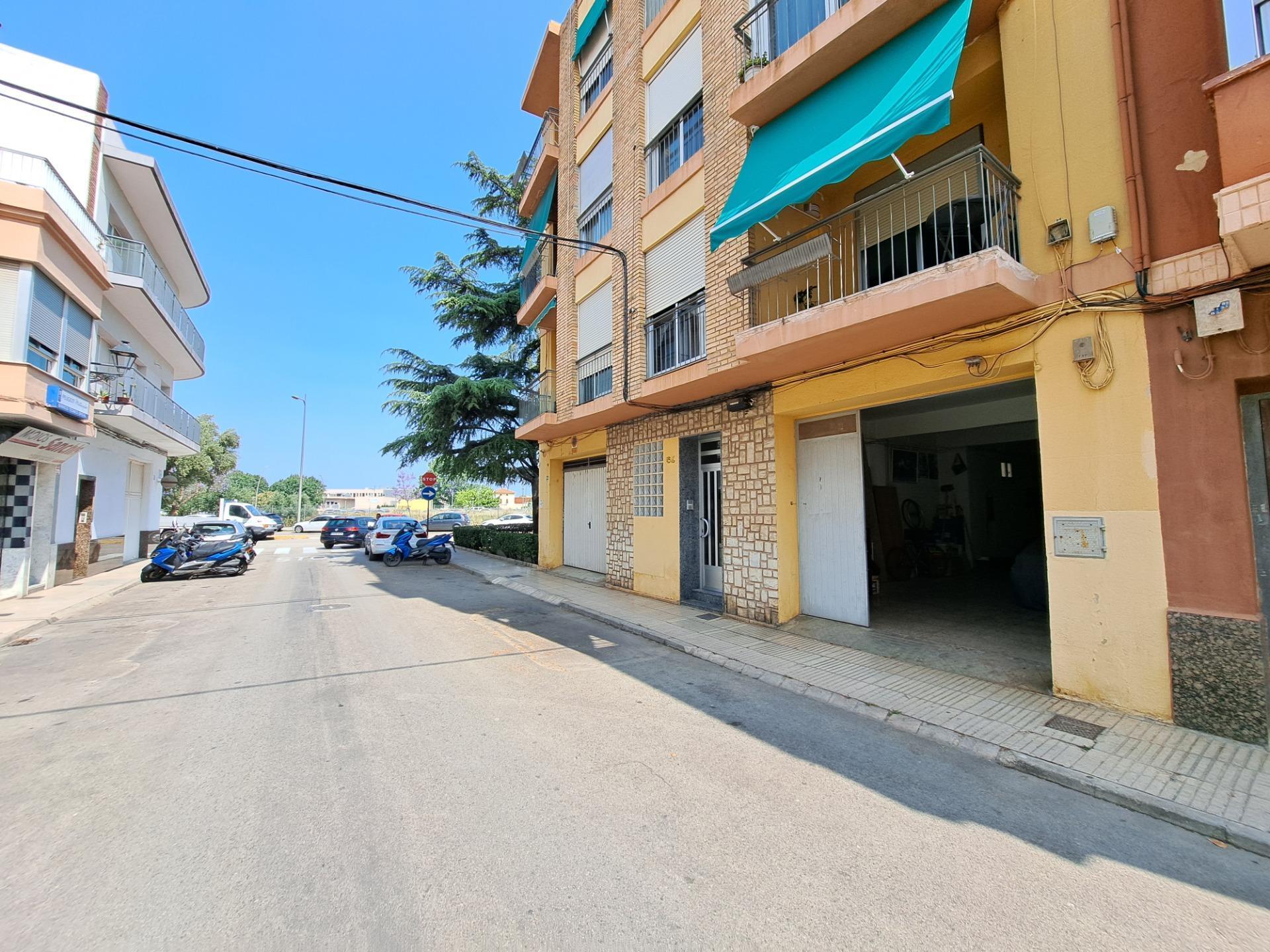 Retail in Alzira for sale Building Photo- Image 1 of 6