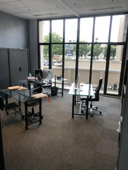 Office in Lyon to rent - Interior Photo - Image 2 of 5