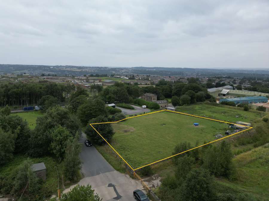 681 Blackmoorfoot Rd, Huddersfield for sale Building Photo- Image 1 of 1