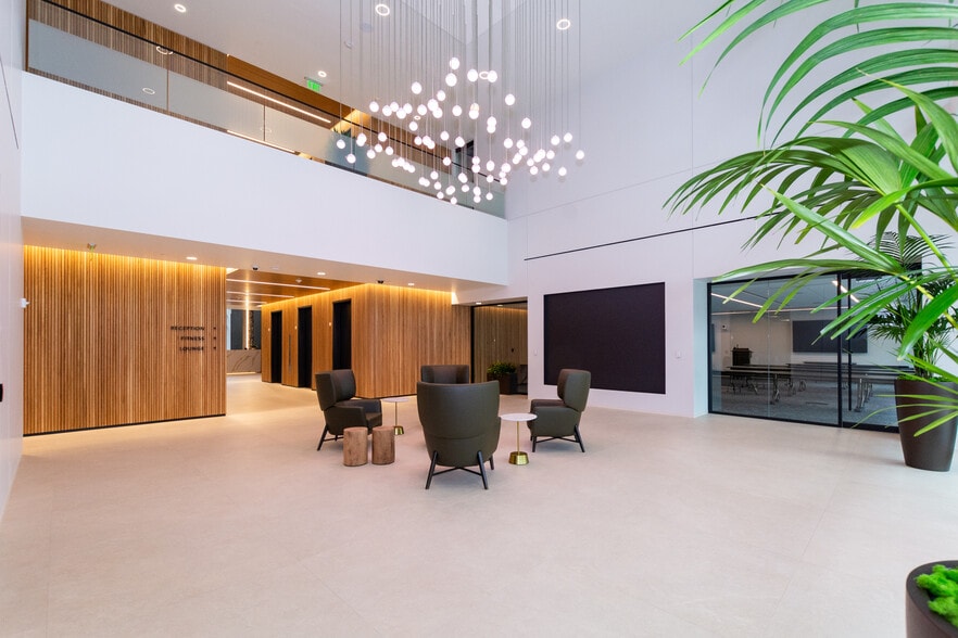 1080 Eldridge Pkwy, Houston, TX to rent - Lobby - Image 2 of 13