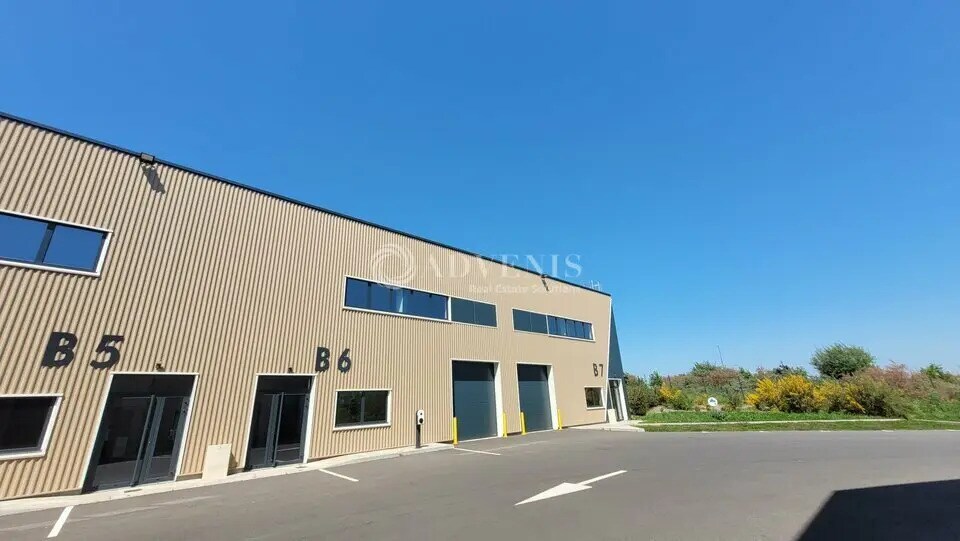 Light Industrial in Carquefou to rent Building Photo- Image 1 of 11