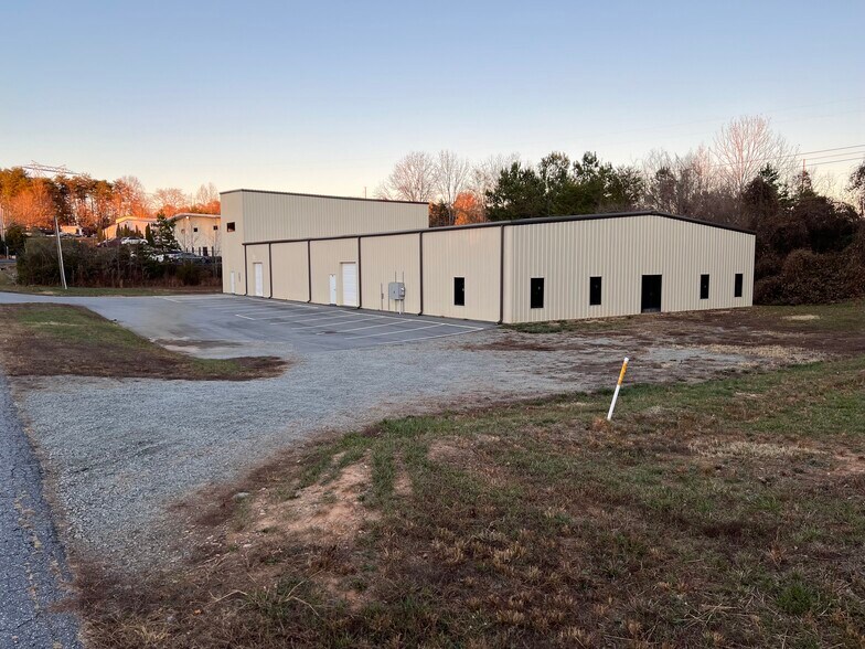 730 Crosspoint Drive, Denver, NC for sale - Primary Photo - Image 1 of 1