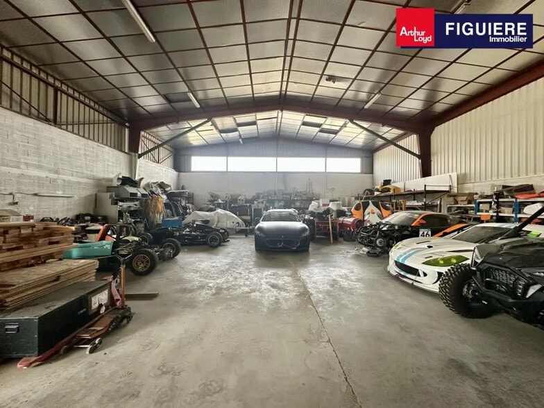 1230 Rue Jean Perrin, Aix-en-Provence to rent - Interior Photo - Image 2 of 5