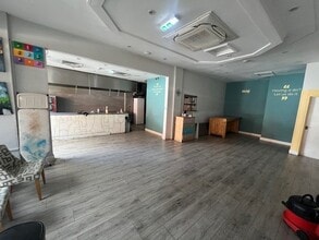 87-89 Church Rd, London to rent Building Photo- Image 1 of 4