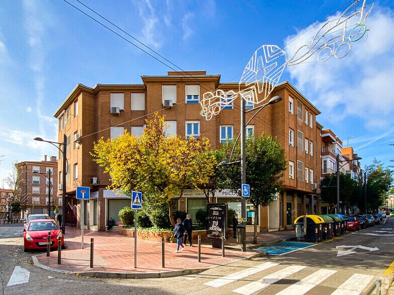 Calle Jardines, 8, Getafe, Madrid for rent - Primary Photo - Image 1 of 2