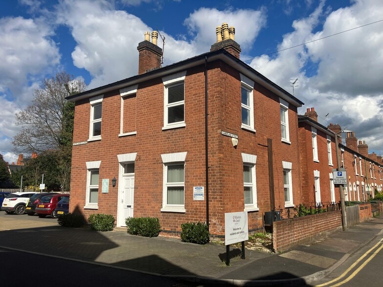 19 White Ladies Clos, Worcester for sale - Building Photo - Image 1 of 3