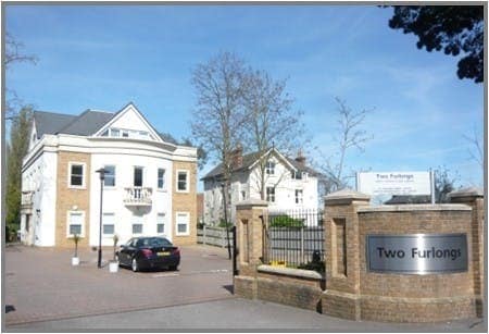 Portsmouth Rd, Esher to rent - Building Photo - Image 2 of 7