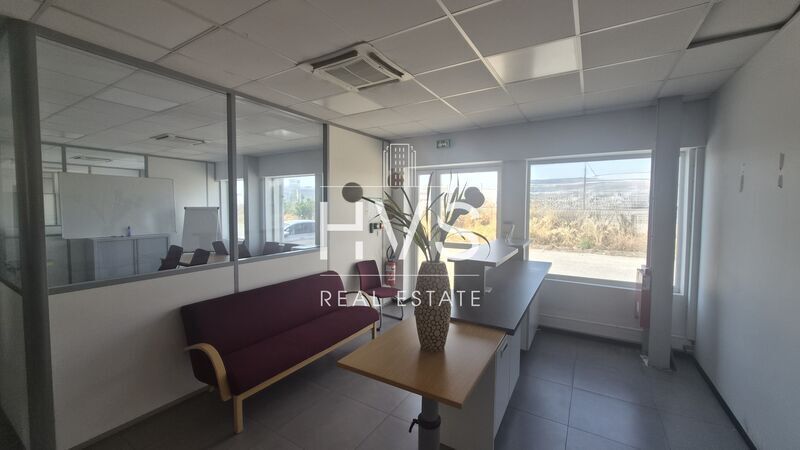 17 Rue De Madrid, Vitrolles for sale - Interior Photo - Image 2 of 11